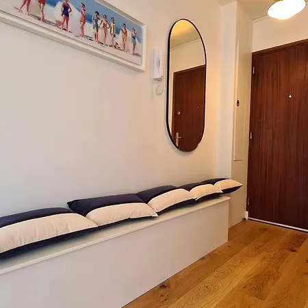 Proche - Grand Avec Balcon شقة