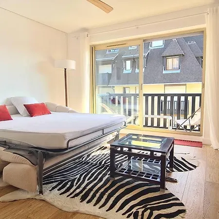 Proche - Grand Avec Balcon شقة
