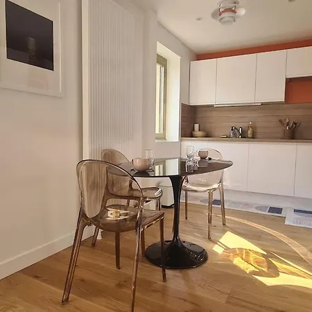 Proche - Grand Avec Balcon *